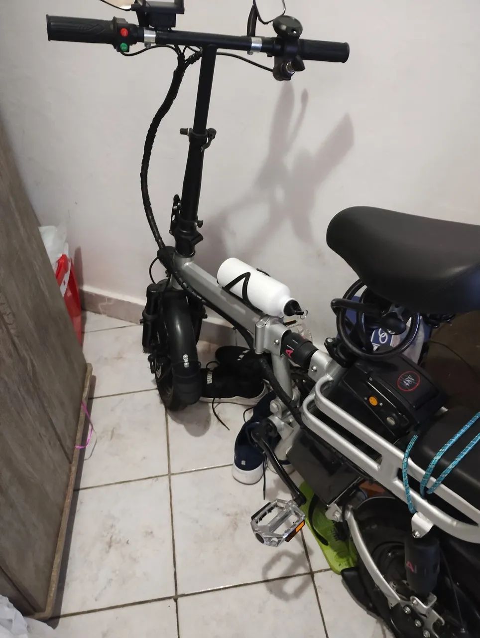 Bicicleta elétrica dobrável 