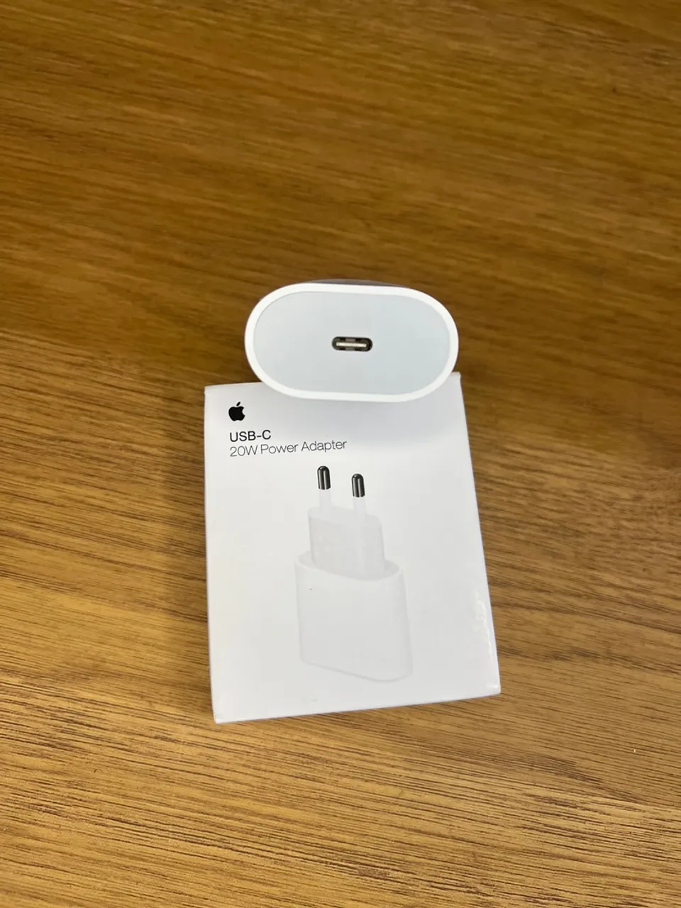 Fonte de iPhone 20W turbo