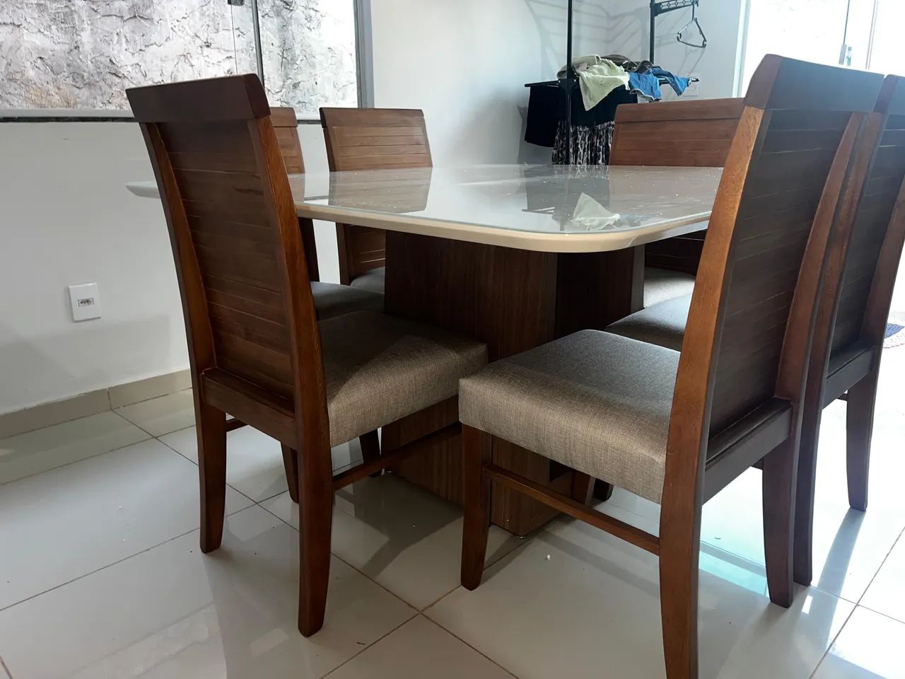 Mesa resistente de madeira pronta entrega nova  - Foto 4