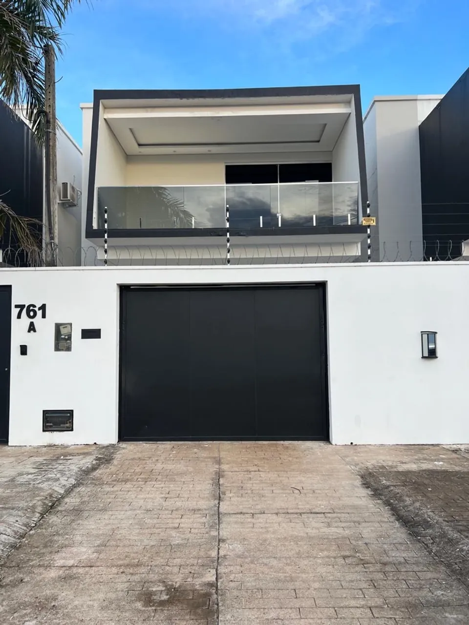 Aluga-se Casa alto padrão no Caçari. OPORTUNIDADE EXCELENTE
