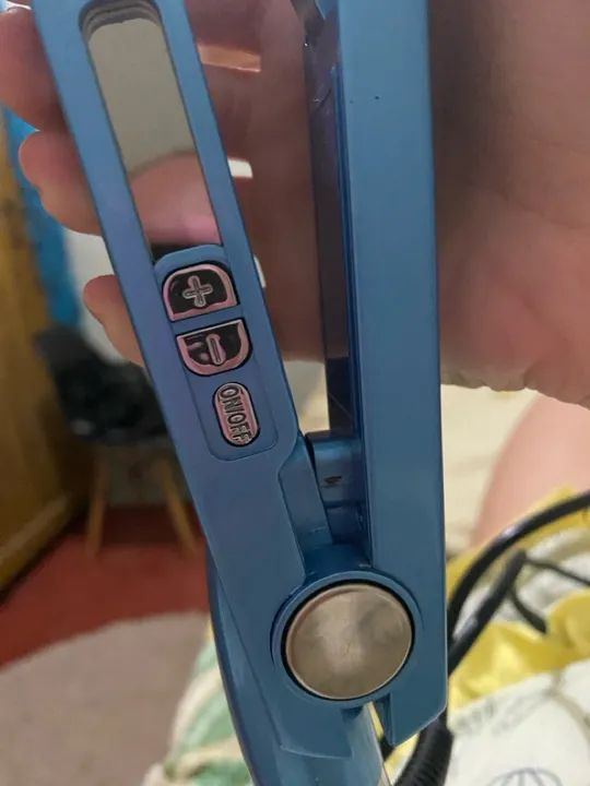 vendo prancha titanium para cabelos  - Foto 5