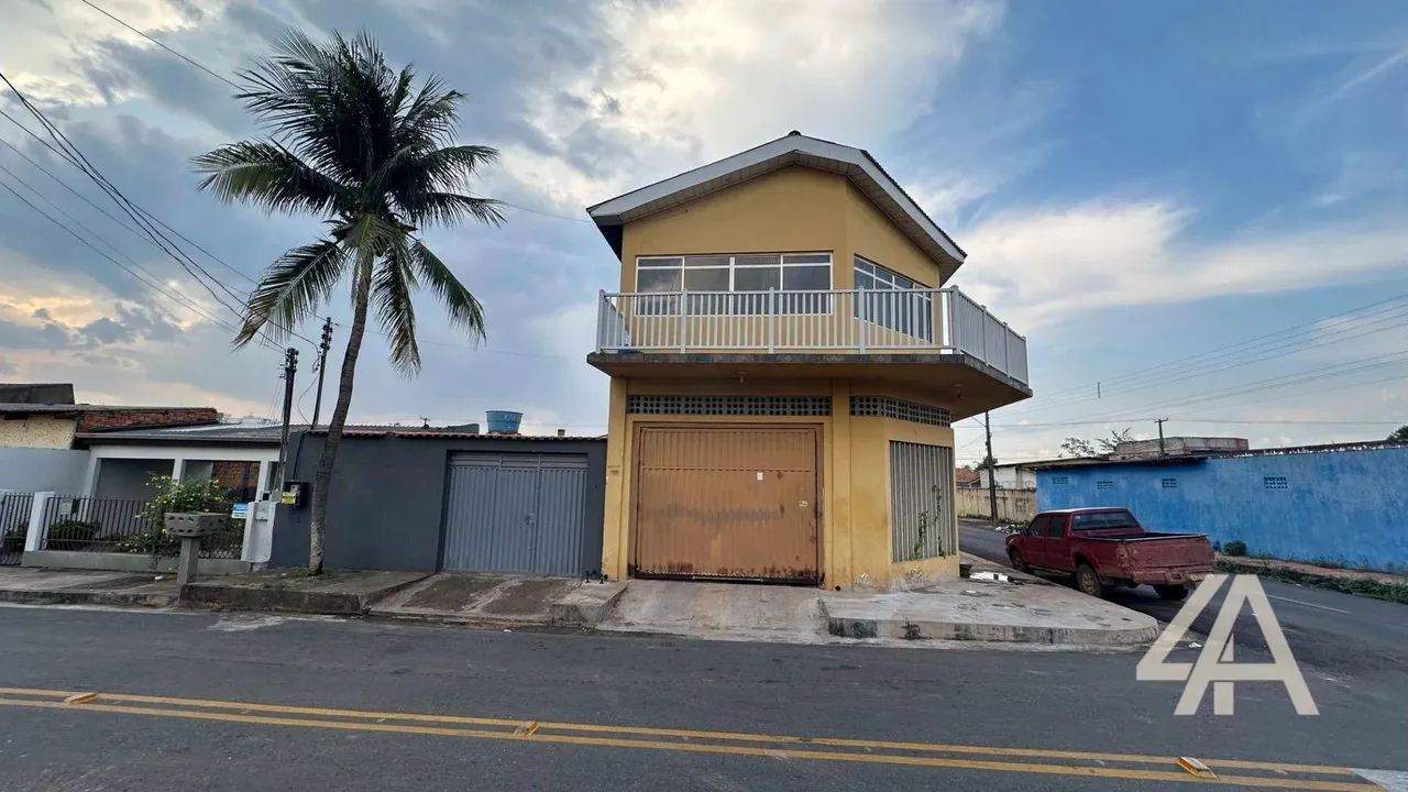 Casa com 5 dormitórios, 440 m² por R$ 750.000 - Aponiã - Porto Velho/RO