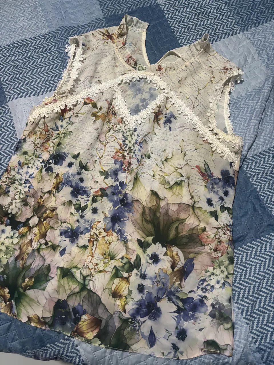 Roupas seminovas - Foto 4