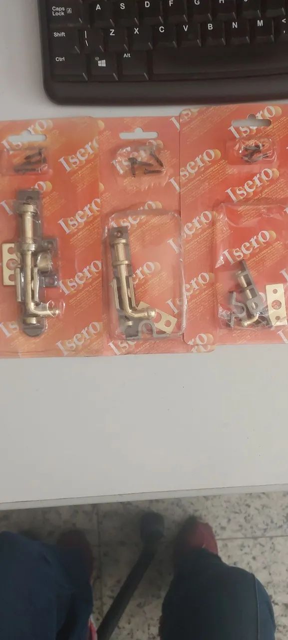Trancas e Dobradiças Marca Isero