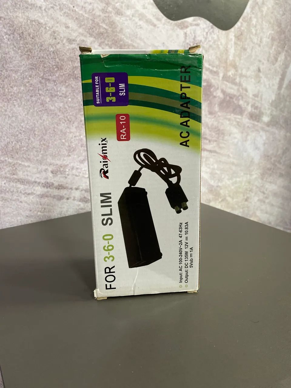 adaptador AC (fonte de alimentação) para o console Xbox 360 Slim.