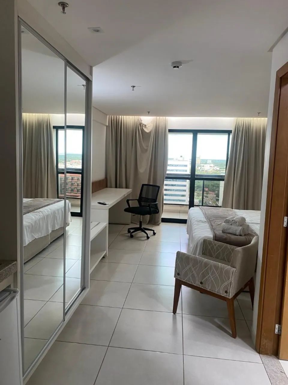 Vendo Flat mobiliado Cosmopolitan Vivence, Qd 201 Sul