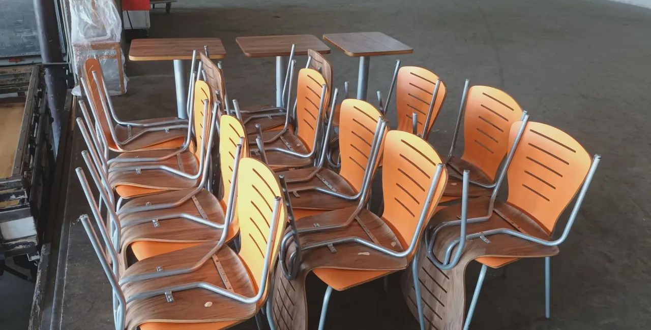 Conjunto de mesas e cadeiras para área de alimentação - Foto 5
