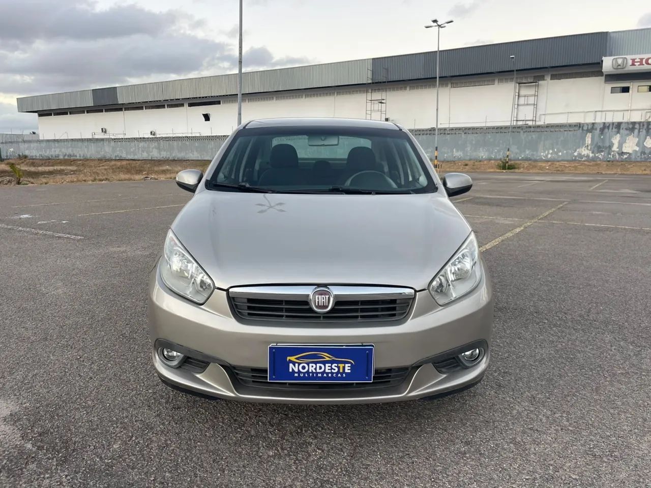 GRAND SIENA ATTRACTIVE 1.4 2013 - Foto 3