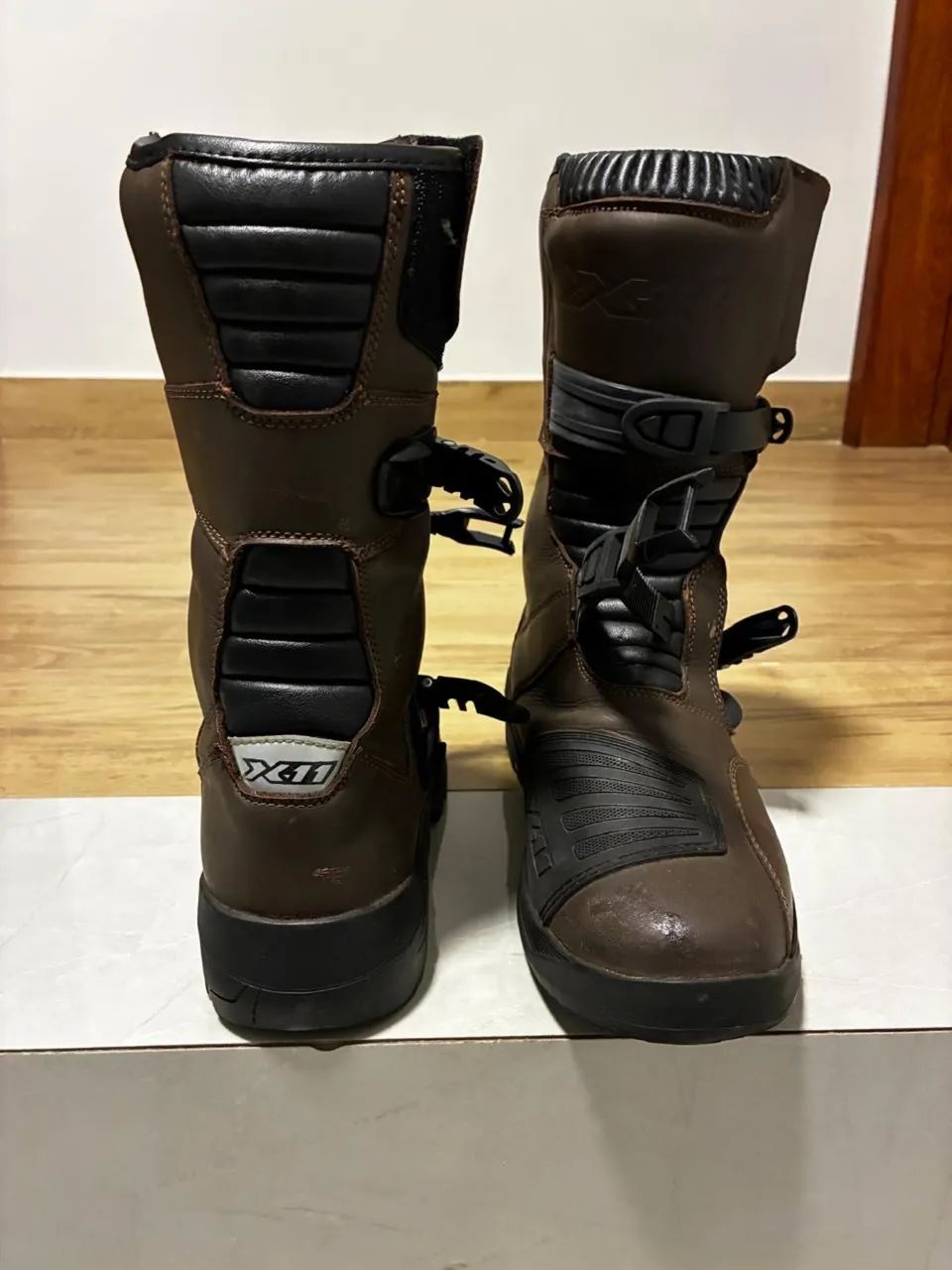 Botas de Moto Marrom X11 Peças para motos Museu, Conselheiro