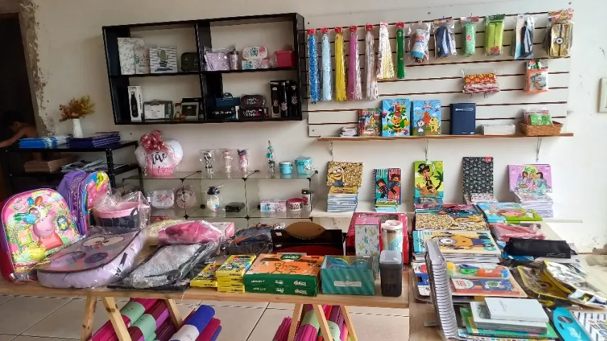 Vendo Loja de Papelaria e Presentes-Produtos e móveis 25%Off