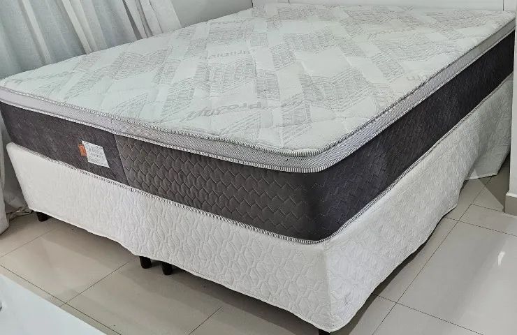 Colchão e cama box King size ótima qualidade e novinho