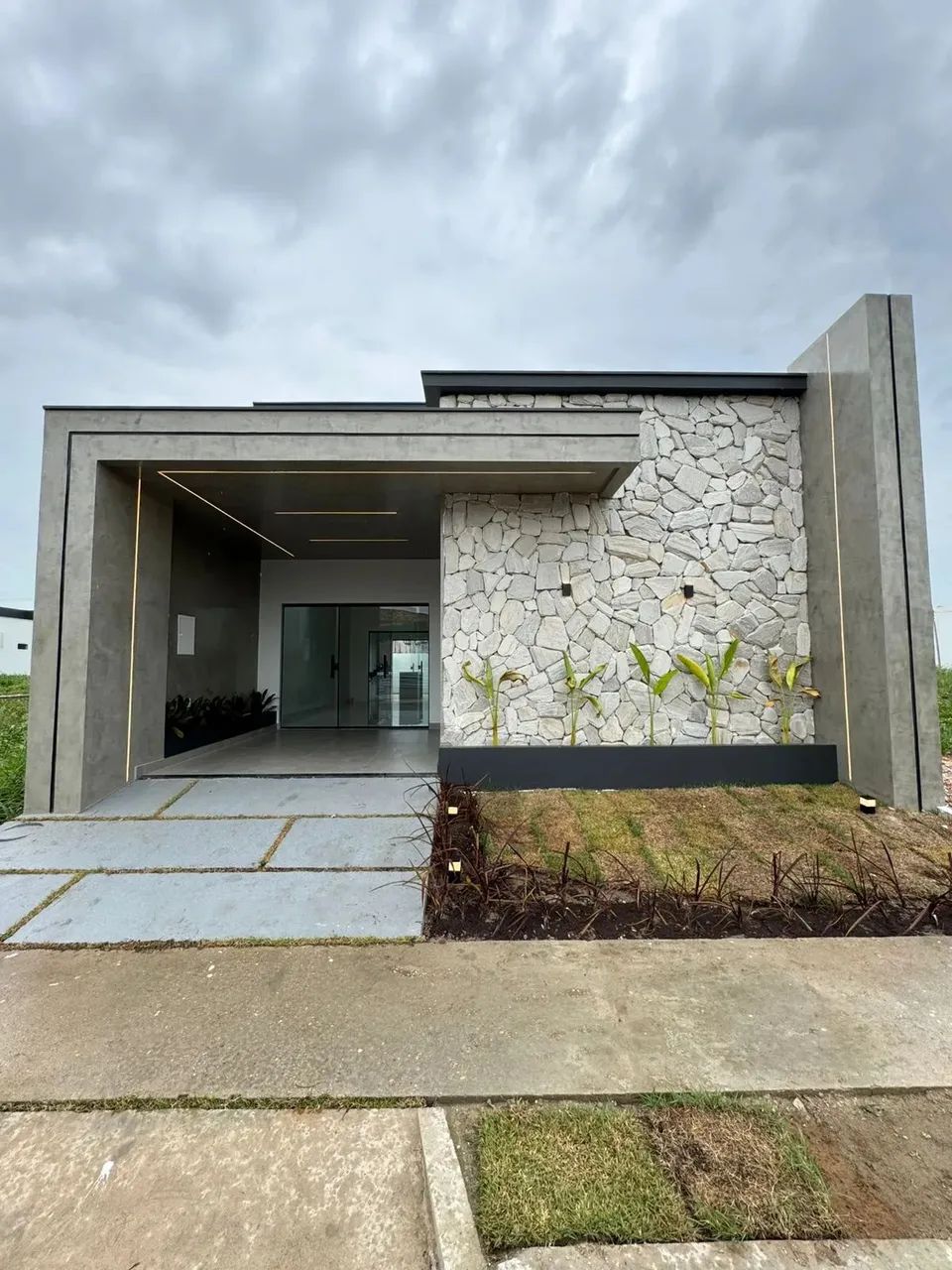 Vendo Casa Térrea Moderna no Condomínio Gran Paraíso - R$ 800.000 (aceita financiamento)