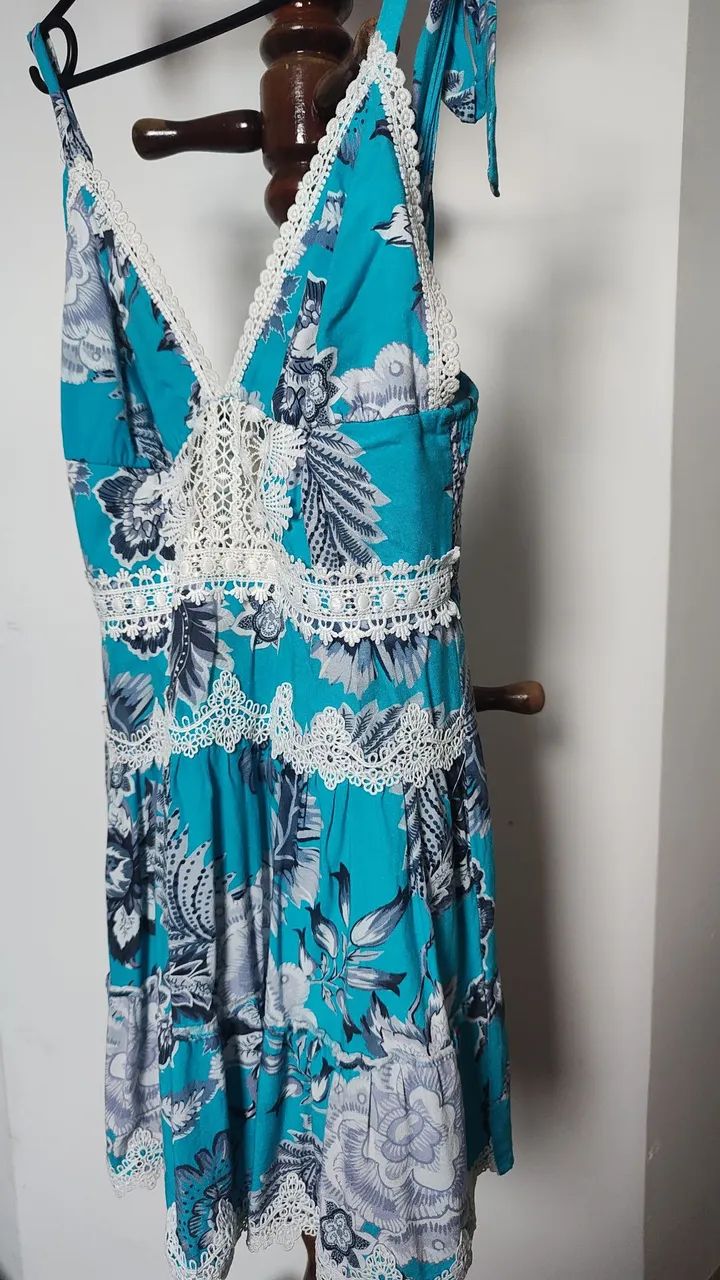 Vestido M Floral Turquesa com Detalhes em Renda - Foto 2