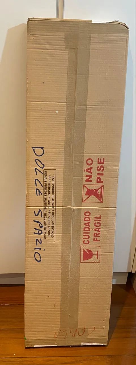 Berço bebê branco com detalhes em madeira  - Foto 5