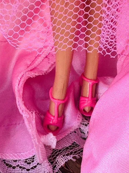 Boneca com vestido de princesa  - Foto 4
