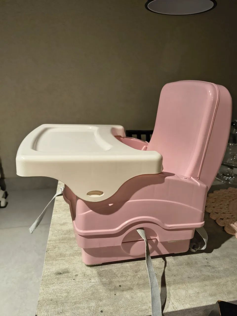 Cadeira de alimentação infantil rosa - Foto 3