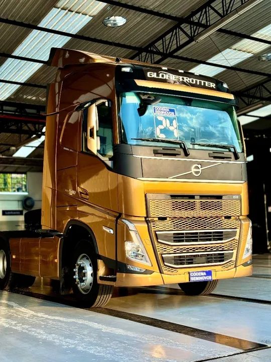 Volvo FH 540 6x4t 2024 - Pacote Multimidia, ADAS, Saia lateral, Defletores, pneus novos, g - Foto 5