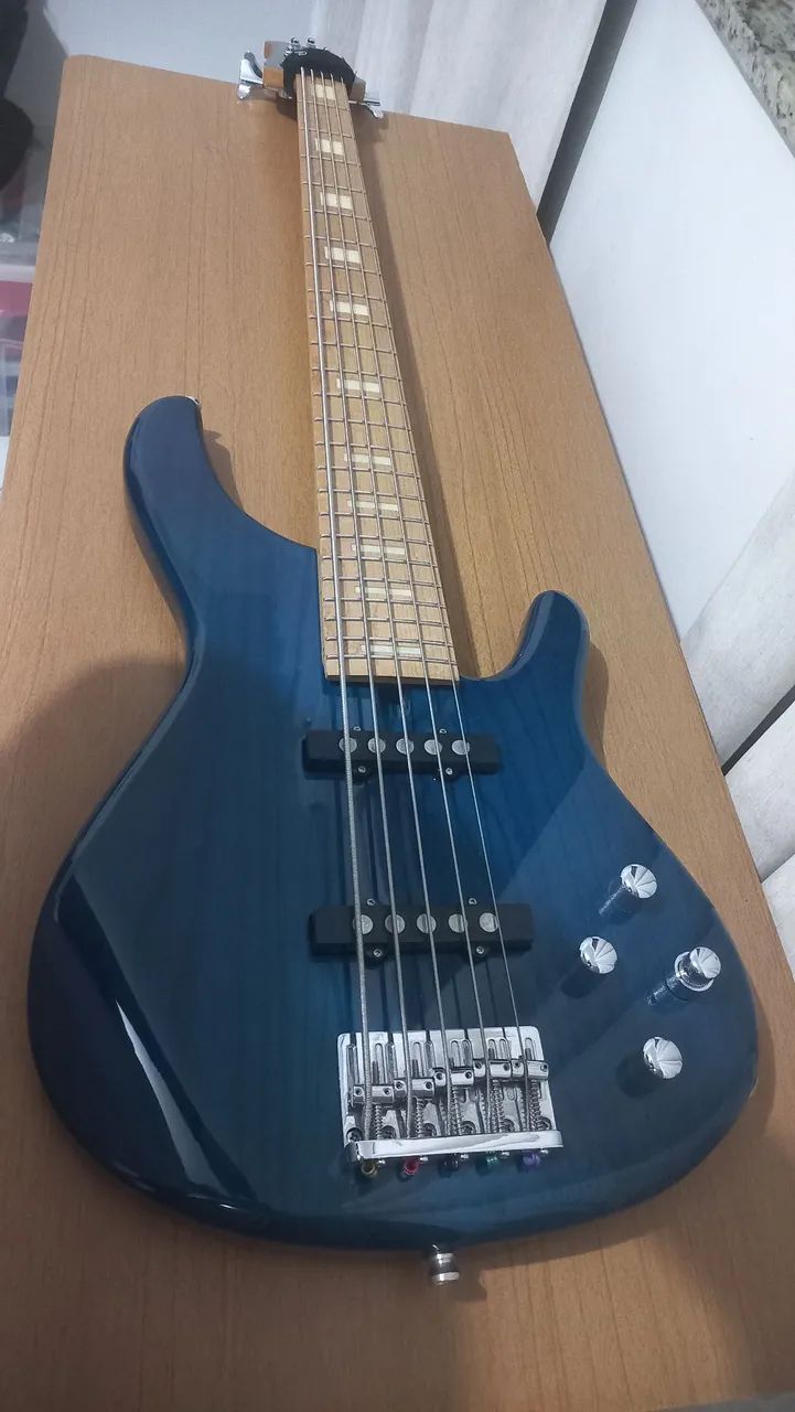 BAIXO TAGIMA MILLENIUM ARTHUR MAIA AM3 SIGNATURE 5 CORDAS. - Foto 3