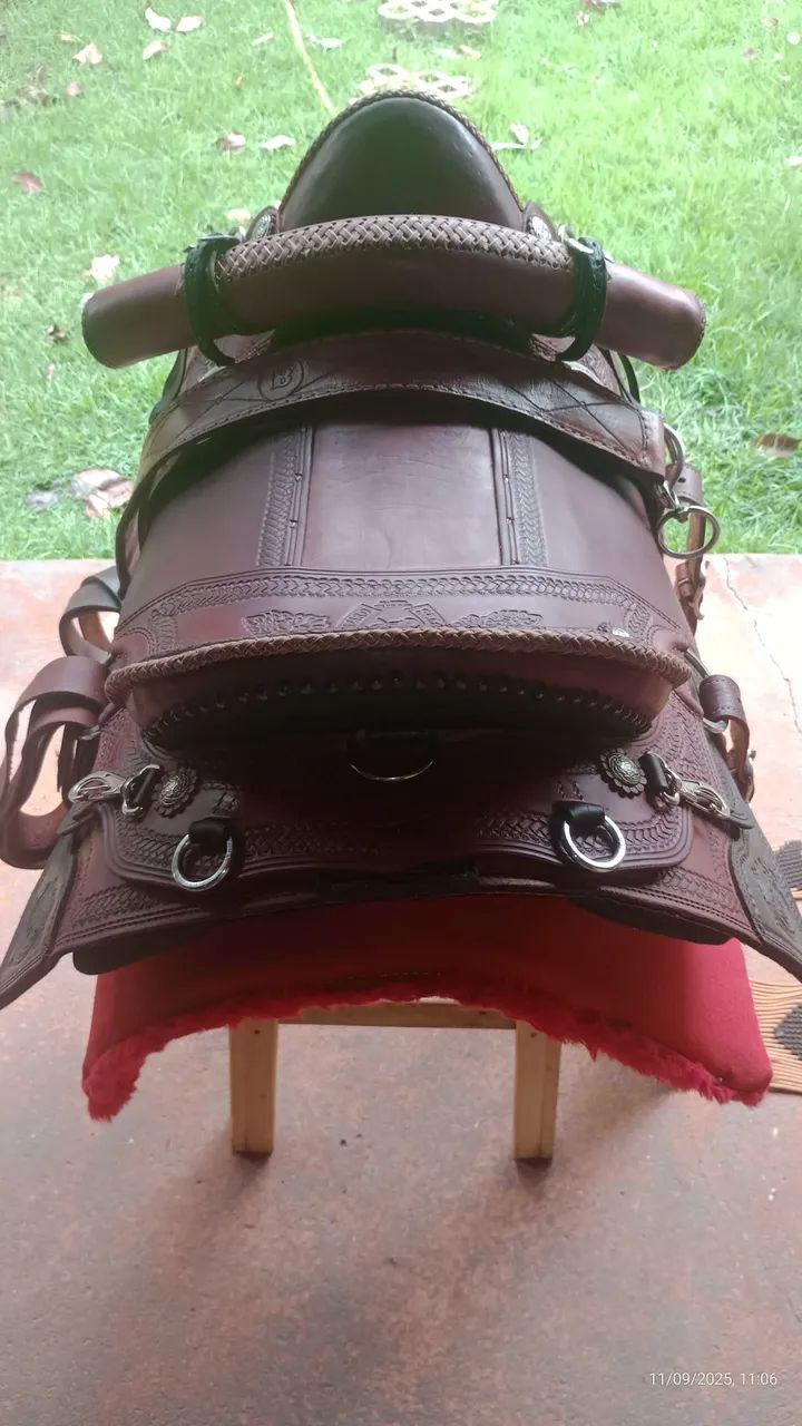 Vendo traia completa usada duas vezes - Foto 4