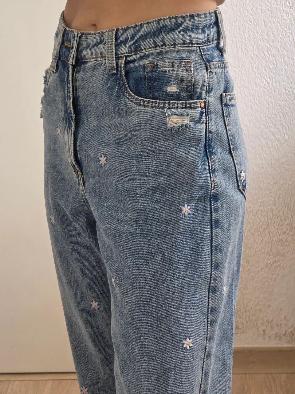 Calça Jeans com Estampa Floral - Foto 5