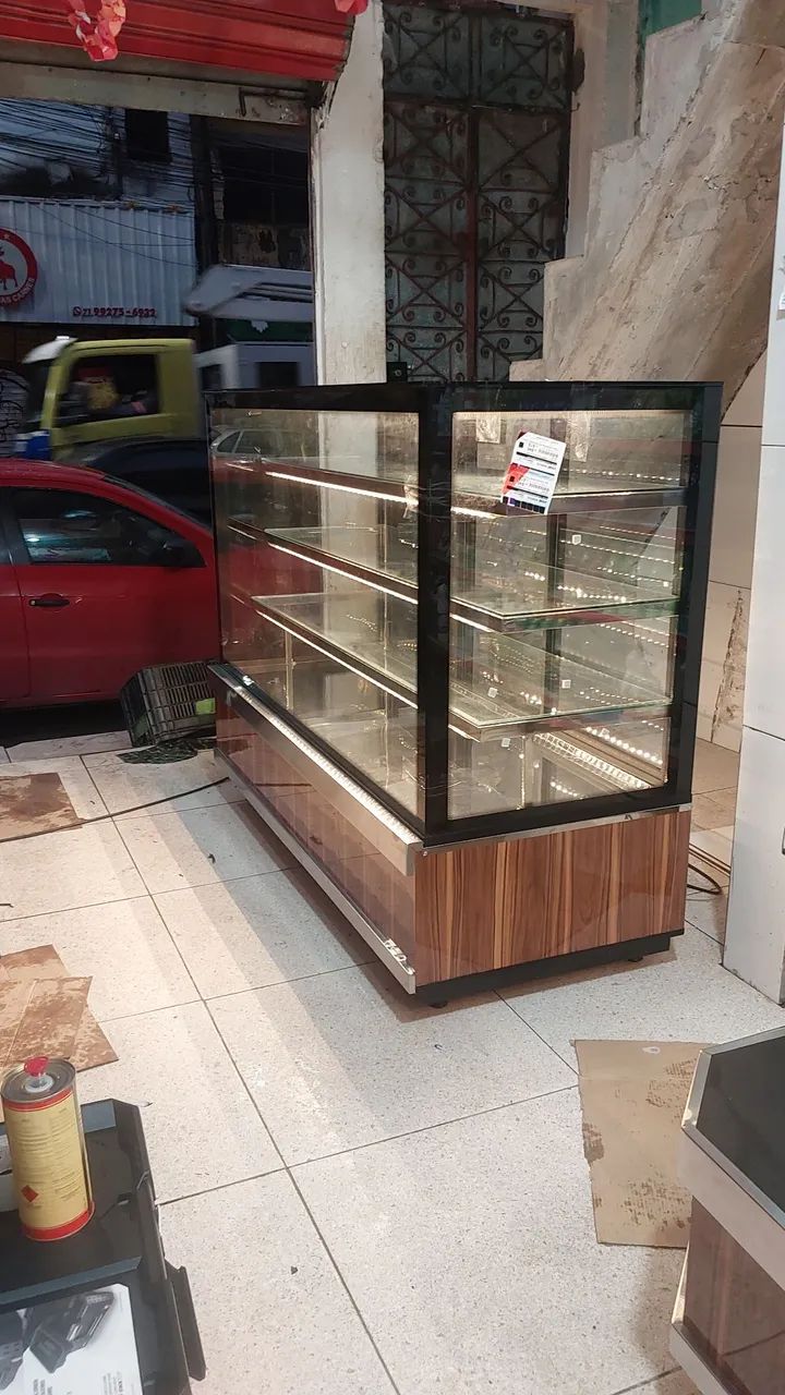 Vitrine seca e mesa de centro fazemos sob medida.  - Foto 2