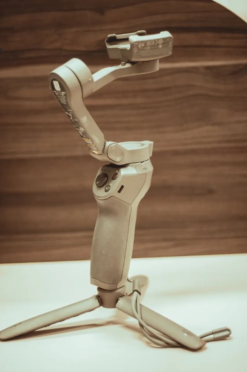 Estabilizador Gimbal DJI Osmo Mobile 3 - Foto 4