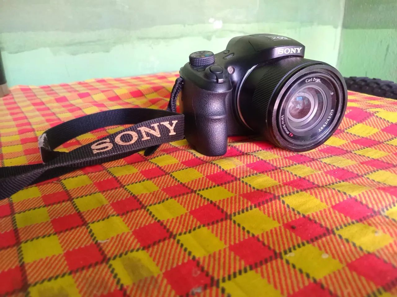 Câmera Digital Sony com Lente Carl Zeiss - Foto 5