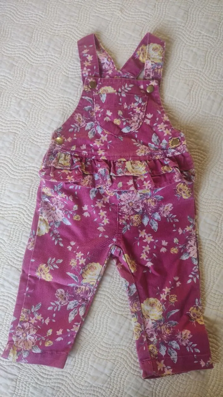Desapego Macacão Floral Rosa Bebê