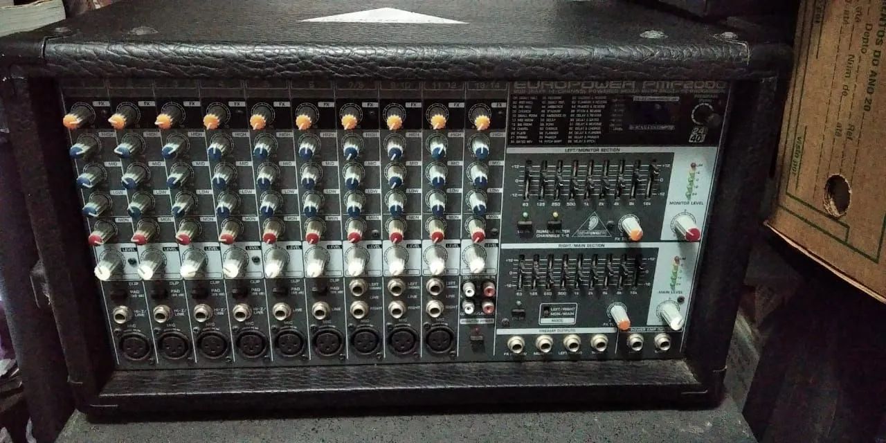 Cabeçote amplificador europower Behringer PMP 2000