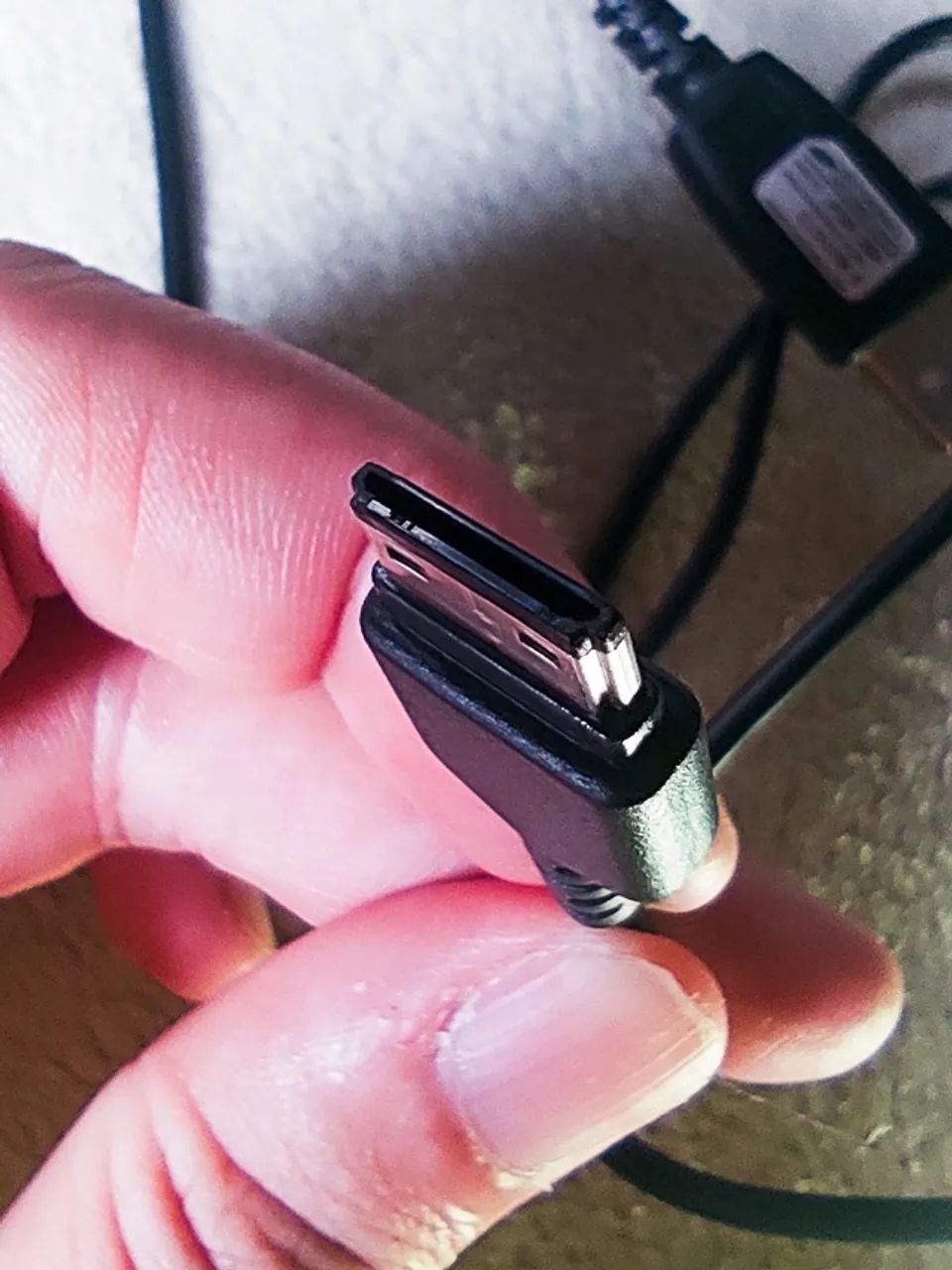 Cabo USB adaptador p/ Celular Samsung Conector Horizontal APCBS10BBN - Foto 4
