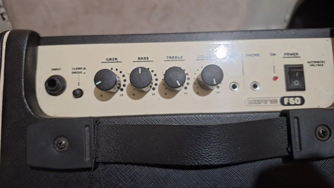 Amplificador Borne Bivolt 100-240V - Foto 2