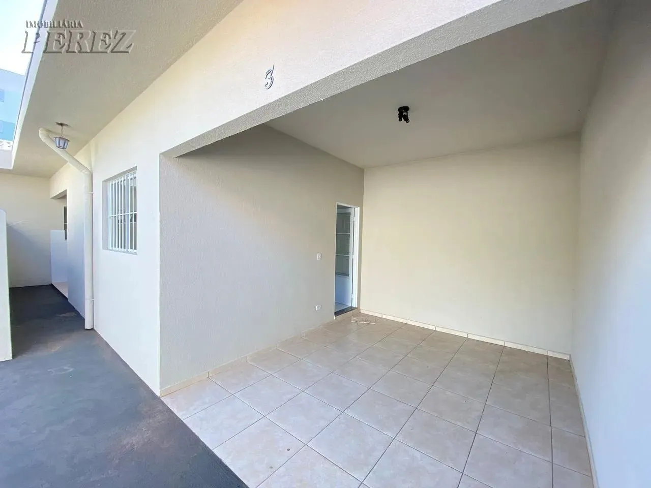 A Imobiliária Perez oferece à você mais uma ótima oportunidade de casa para locação em Lon