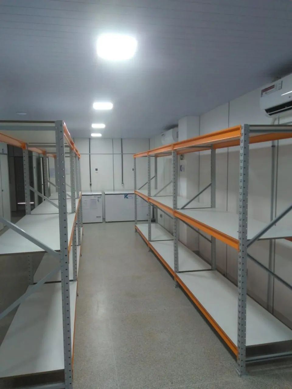 Prateleiras de Aço Reforçadas para Comércio