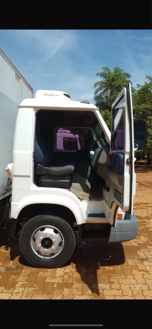 Caminhão 8-120 Baú - Foto 8