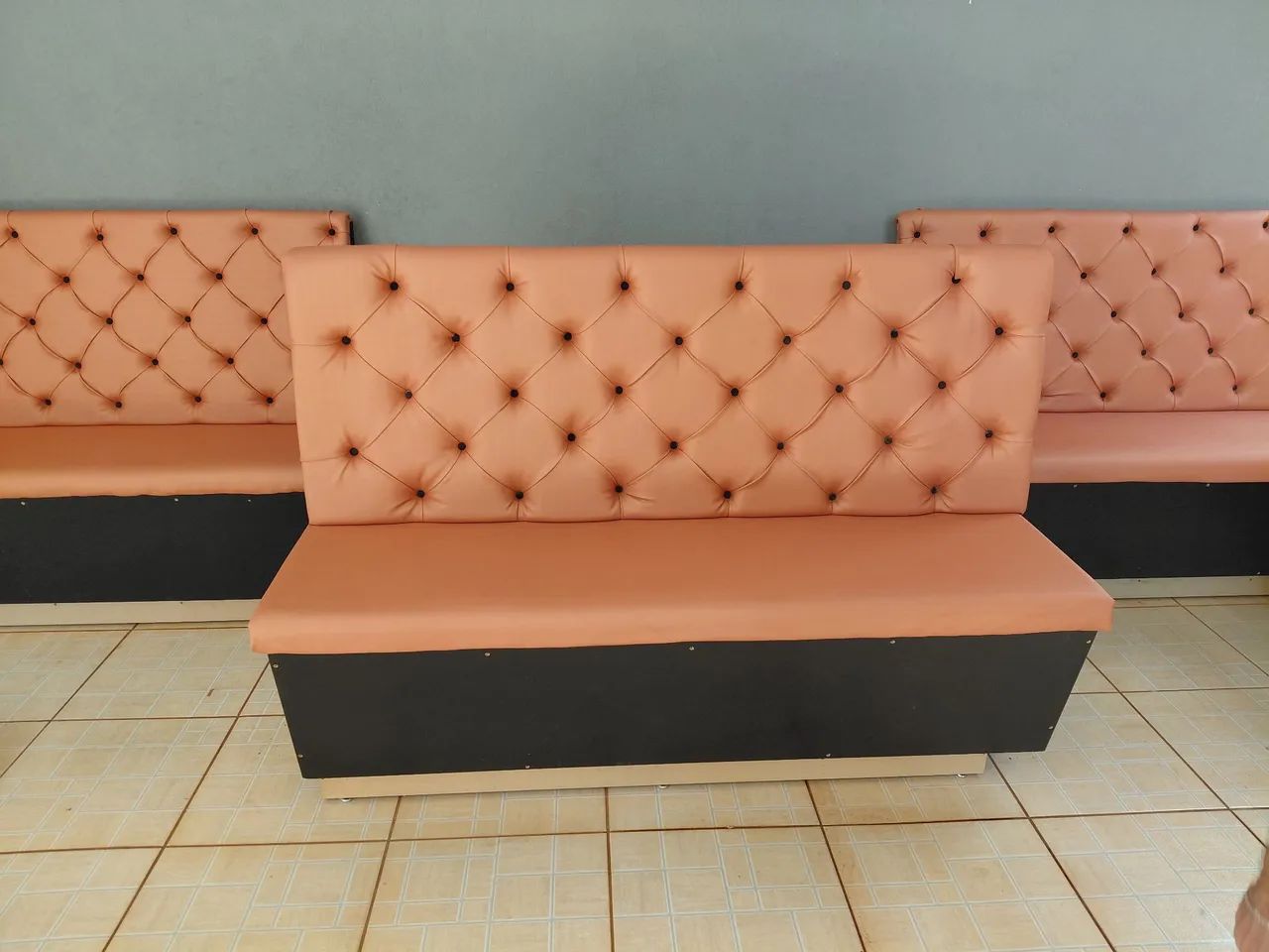 Vendo sofás both para lanchonetes - Foto 4