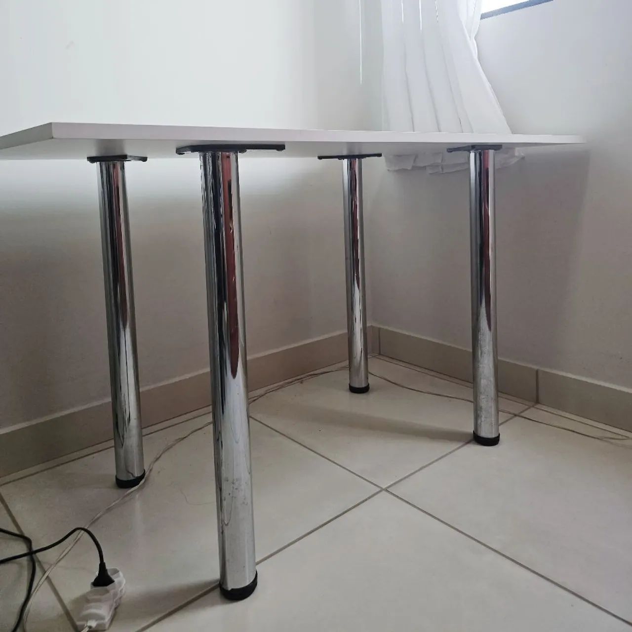 MESA EM MDF BRANCO - 1,20x0,65m - Foto 3