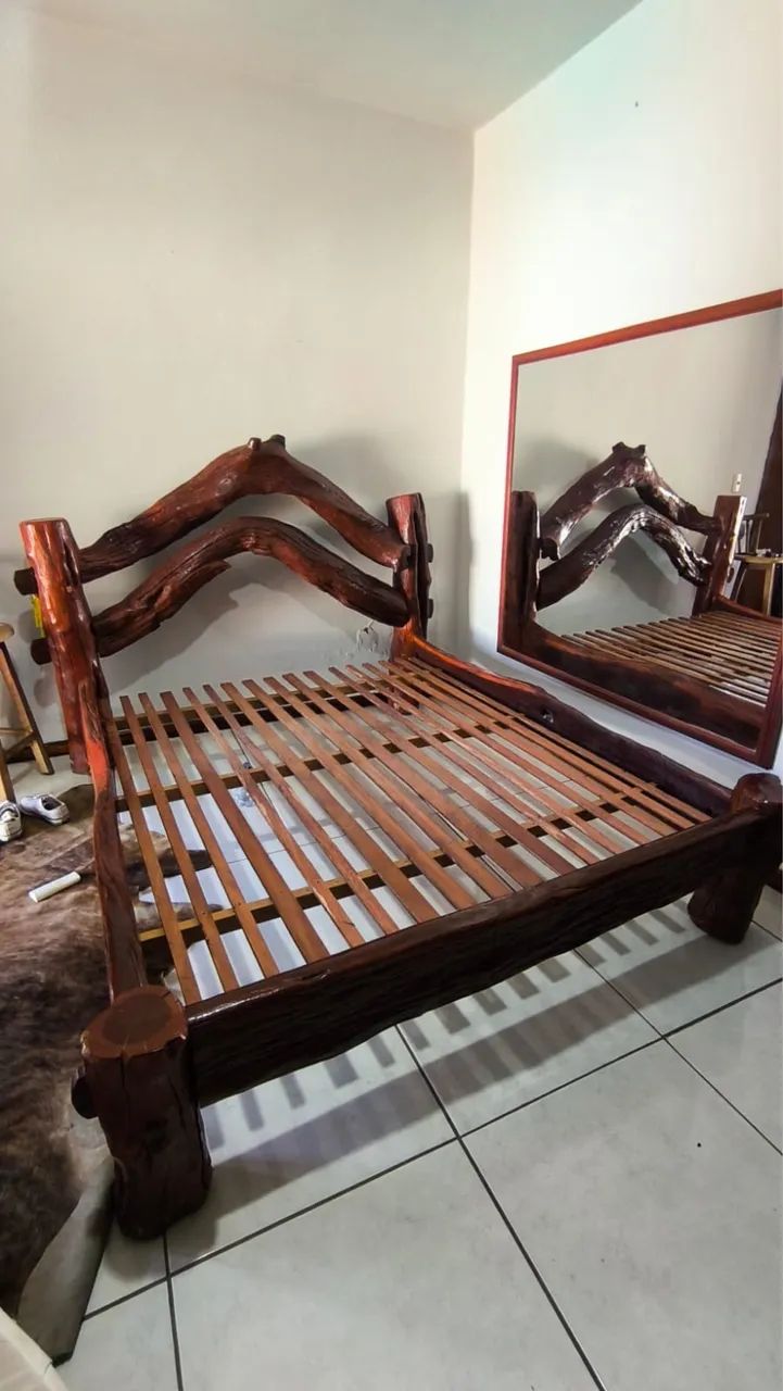 Cama de madeira rústica peça única 