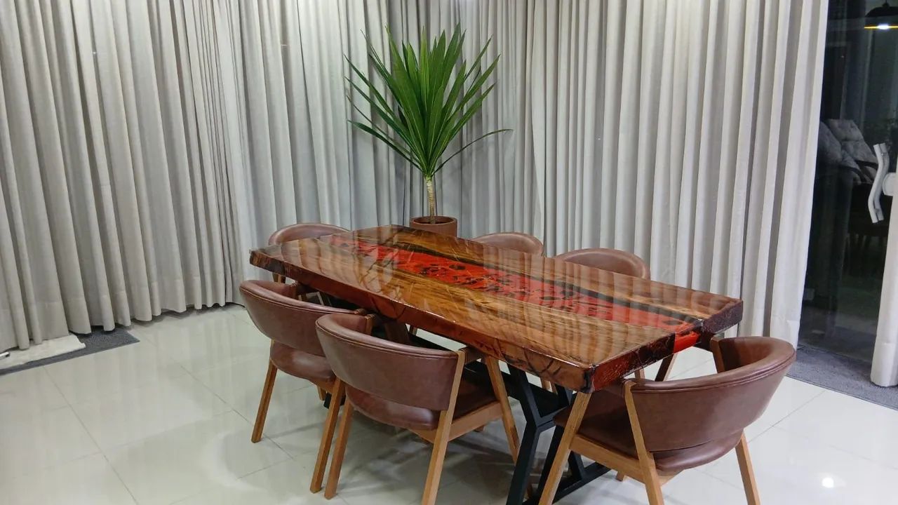 Mesa de madeira maciça resinada - Foto 3