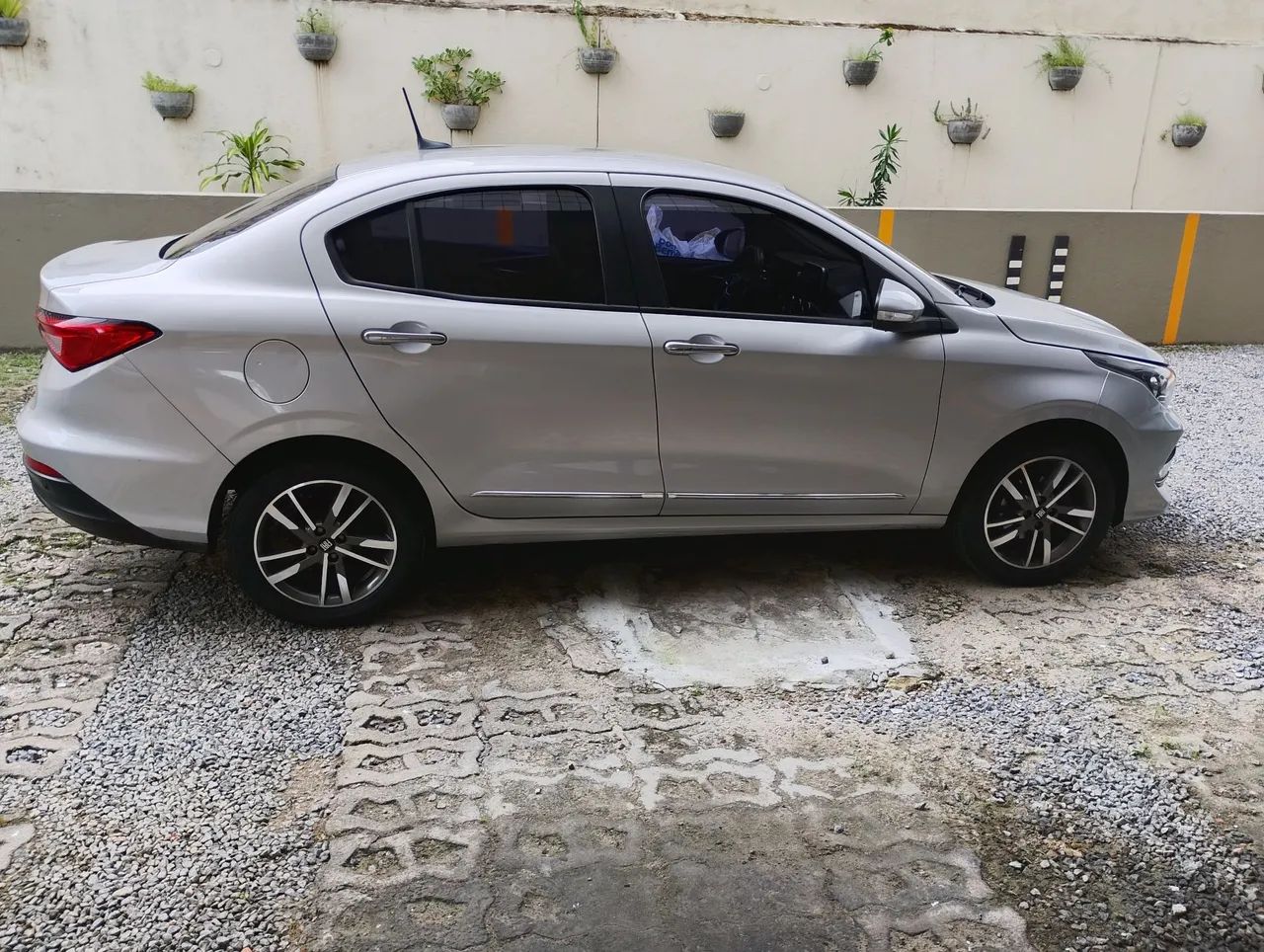 Fiat Cronos Precision 1.3 16V Flex Aut. 2023 - Foto 3