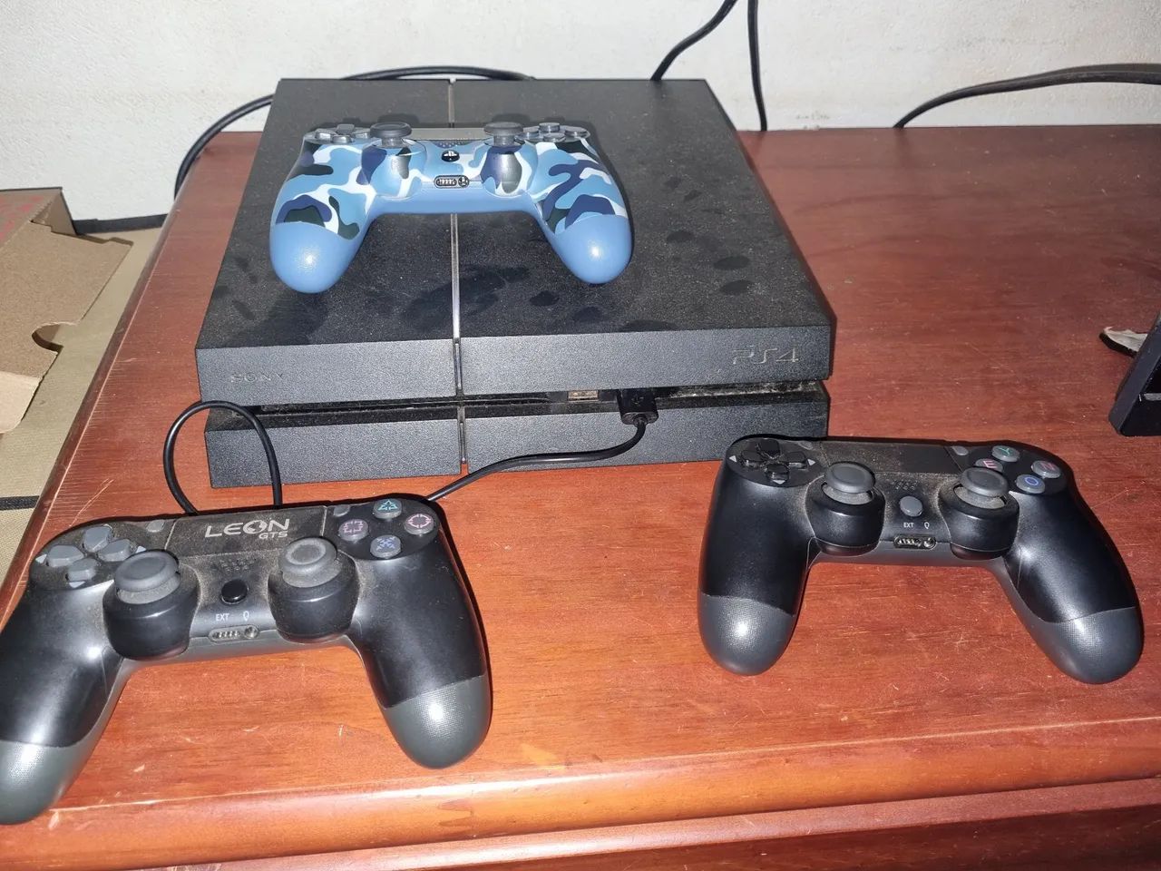 Ps4 (3 controles) - Foto 2