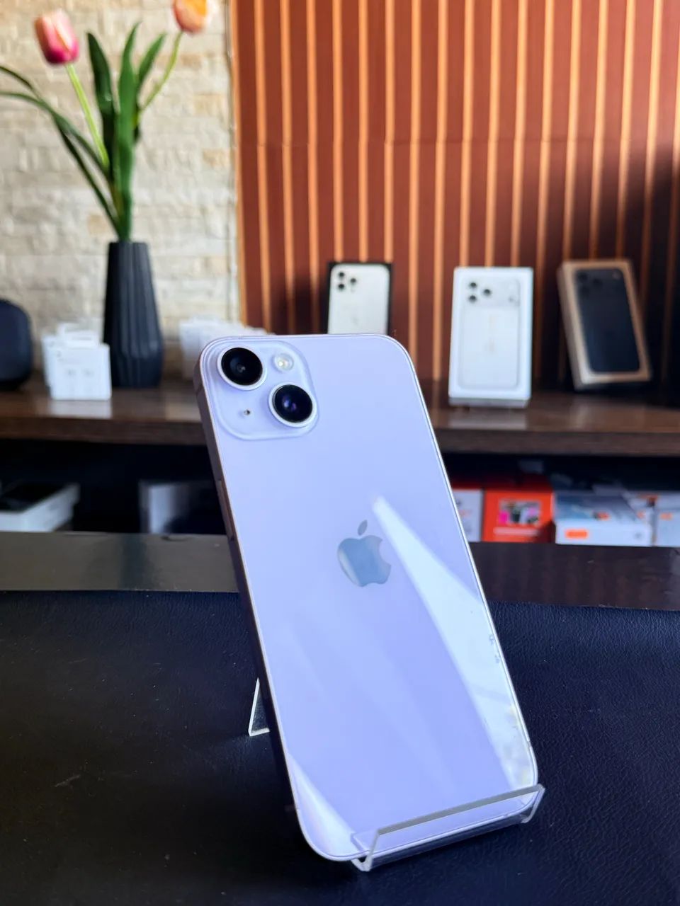 IPhone 14 lilás 
