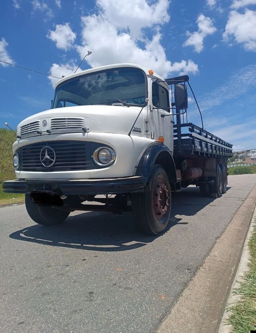 Caminhão Truck mb 2013  - Foto 4