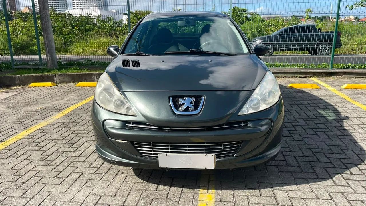 Peugeot 207 207 Sedan Passion XR 1.4 Flex 8V 4p 2013