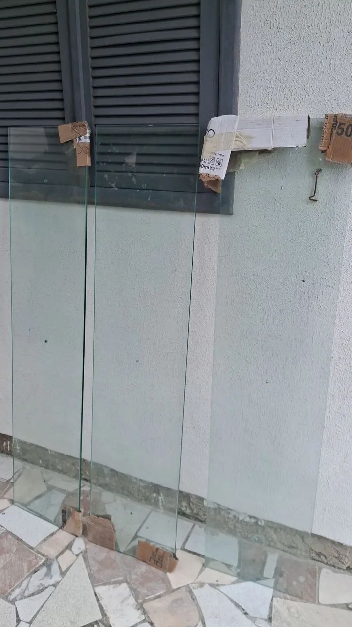 Prateleiras grossas de vidro