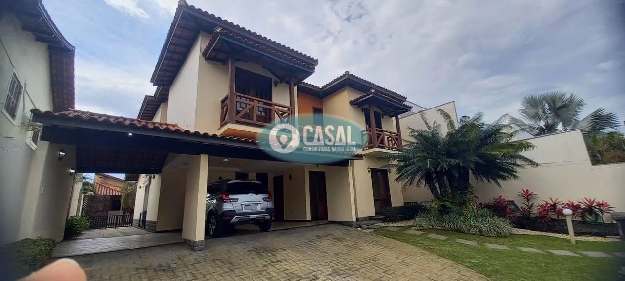Casa em Camboinhas com 04 Quartos à Venda com Piscina e Churrasqueira!