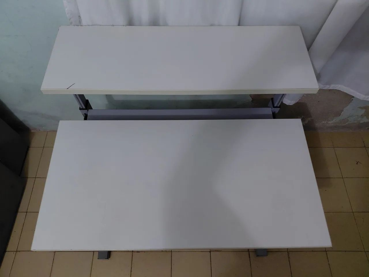 Mesa com 2 tampos Altura Regulável - Foto 3