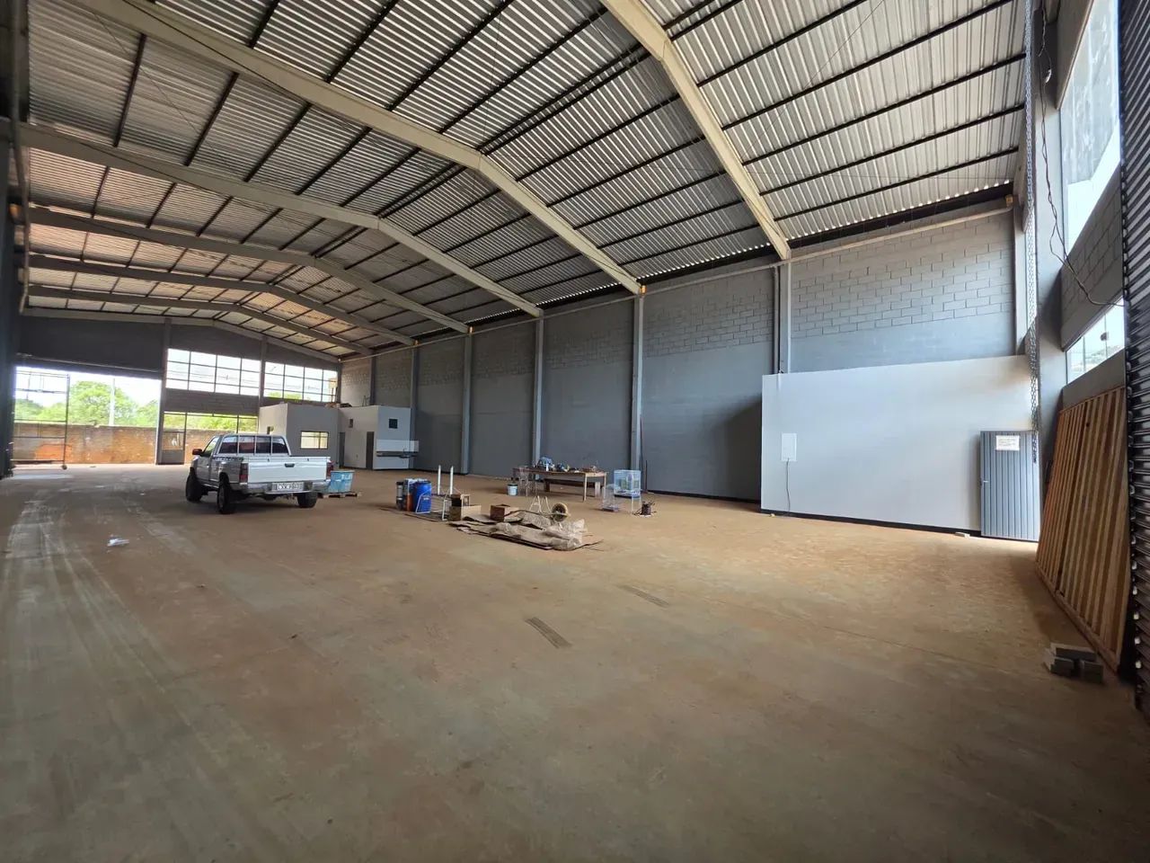 Galpão Novo Frente para Avenida 600m² - Centro - Foto 2