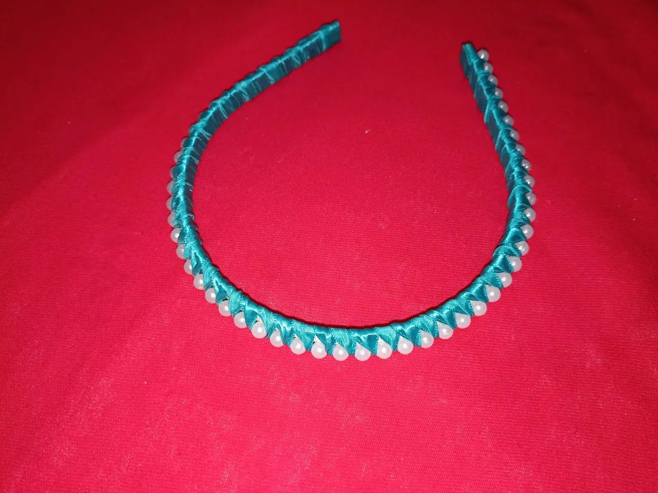 Tiara Macramê e Pérolas Feminino 
