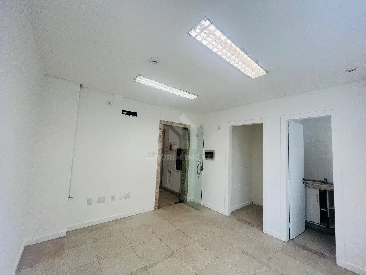 SALA COMERCIAL NO CENTRO DE ITAJAÍ - Foto 3
