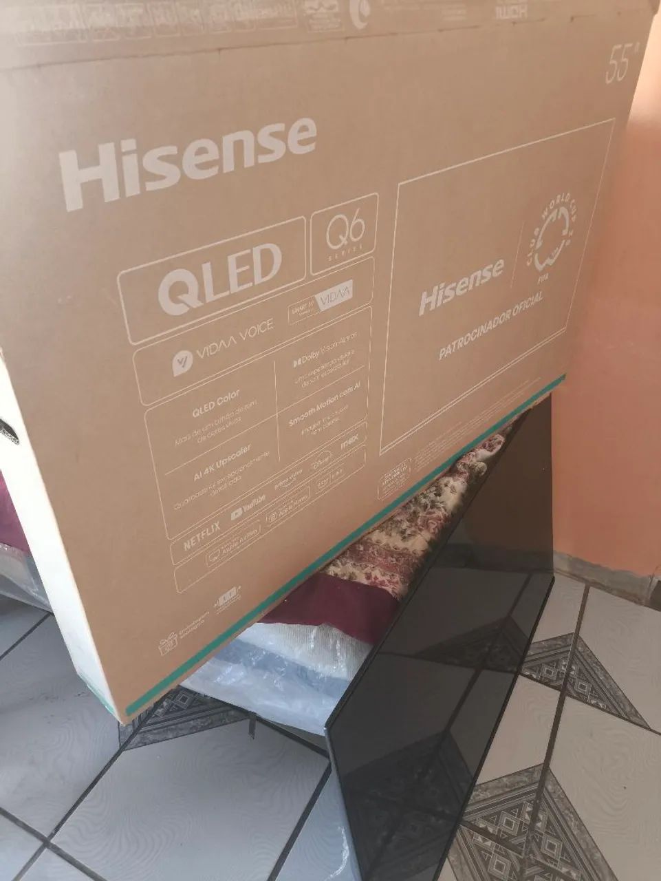 Smart TV HISENSE QLED 55' (RETIRAR PECAS)